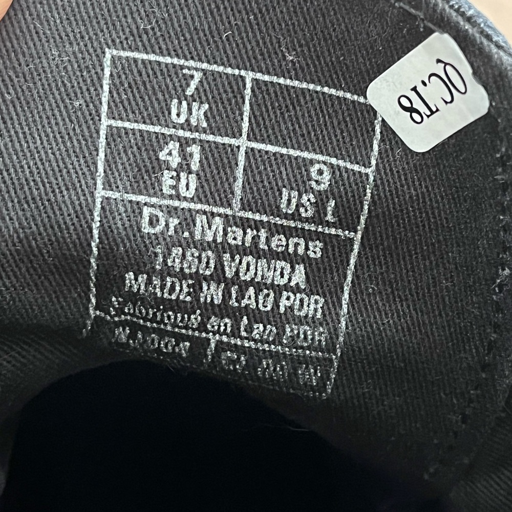 Dr. Martens 1460 Vonda Embroidered Roses Black Leather Boots Womens size 9 - Picture 2 of 11
